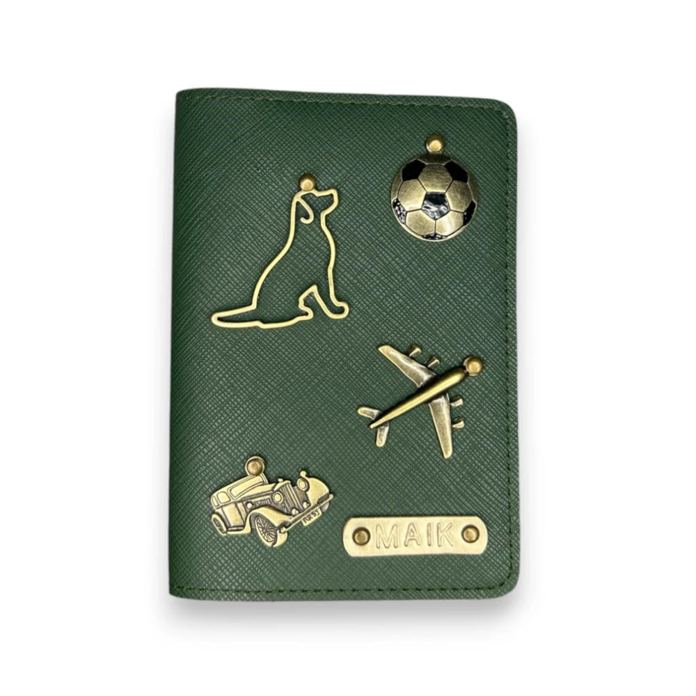 etui okładka pokrowiec na paszport personalizowany prezent dla podróżnika khaki.webp