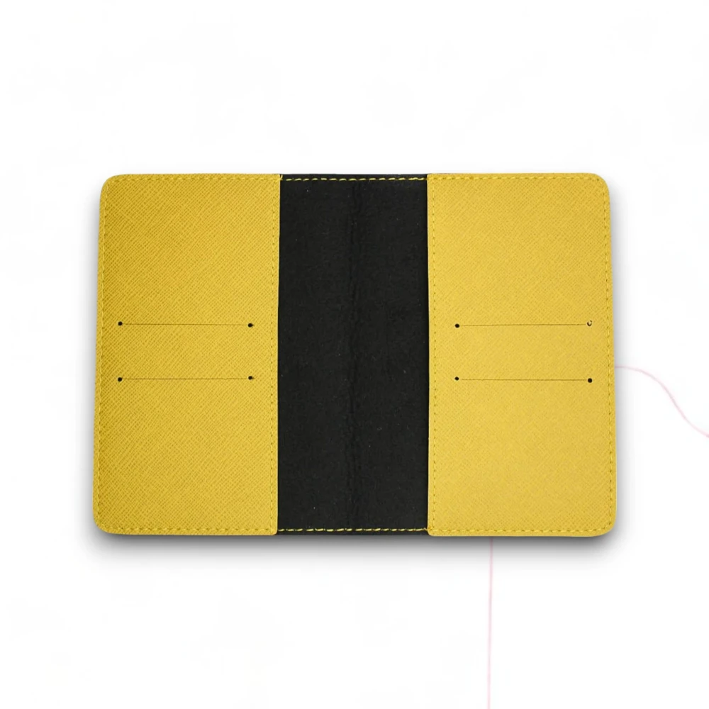 Etui na paszport piaskowe.webp