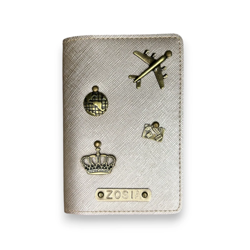 Etui na paszport personalizowany pokrowiec na dokumenty złoty (2).webp