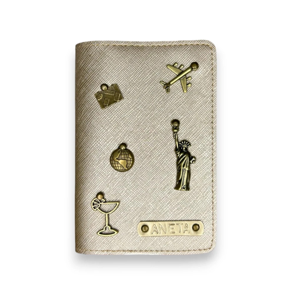Etui na paszport personalizowany pokrowiec na dokumenty złoty (4).webp