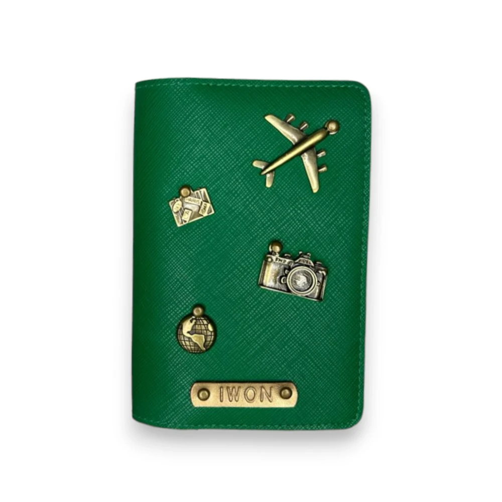 personalizowane etui na paszport ciemna zieleń(1).webp