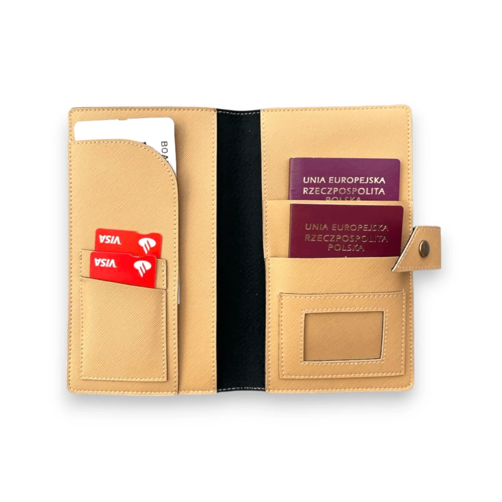 personalizowane etui na paszport dla pary -jasny brąz-.webp