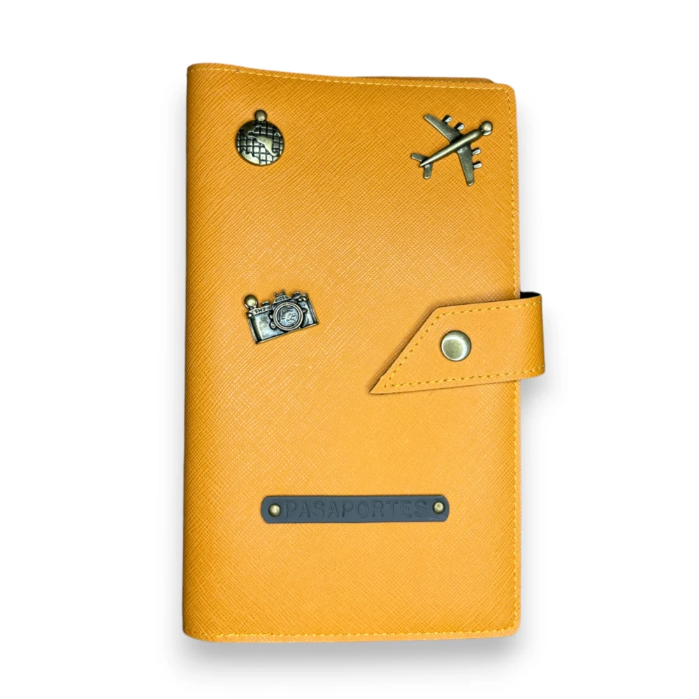 personalizowane etui na paszport dla par pomarańczowe (4).webp