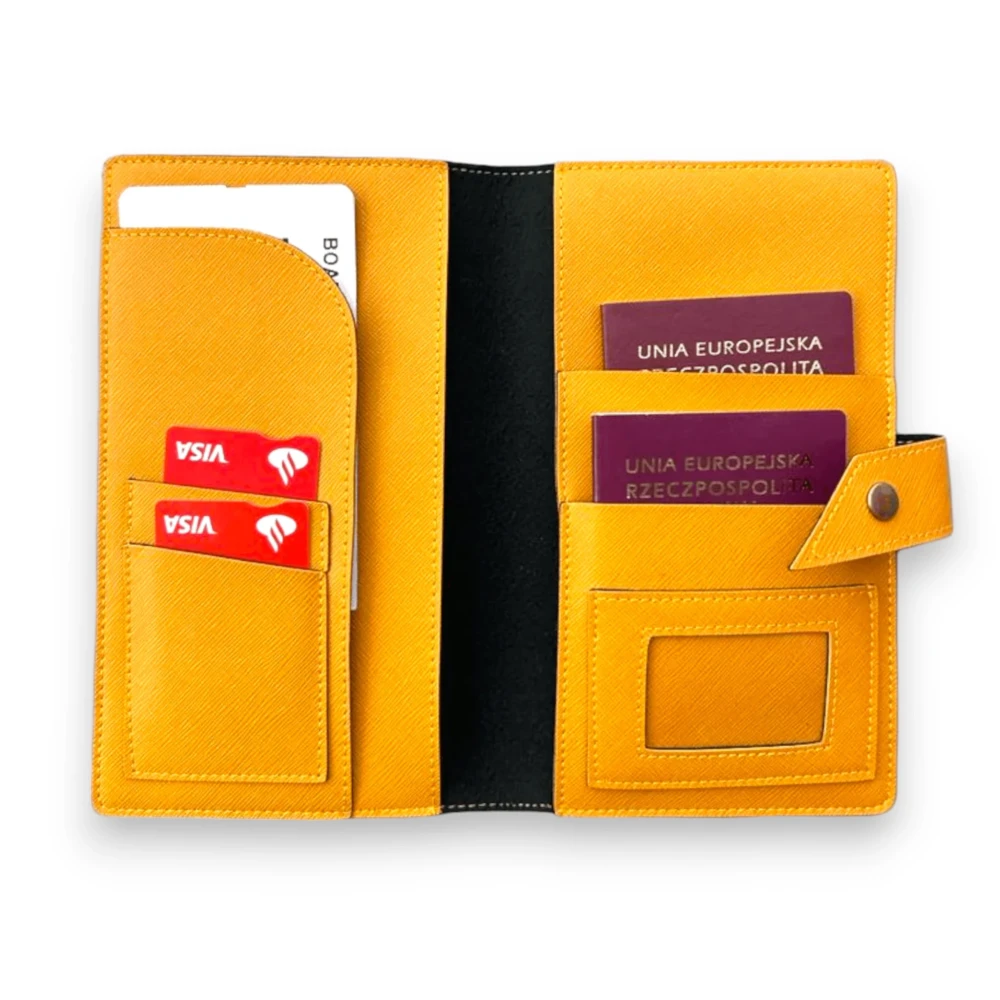 personalizowane etui na paszport dla par pomarańczowe.webp