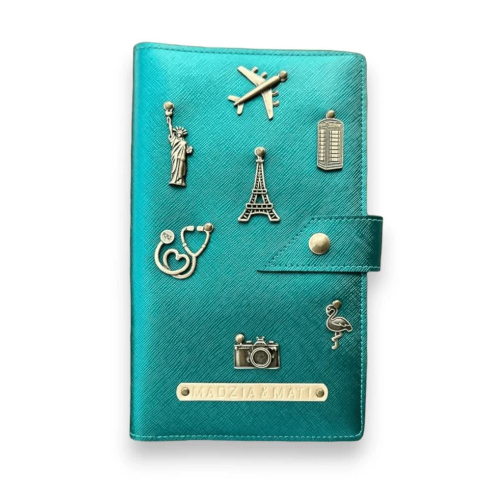 personalizowane etui na paszport dla par szmaragdowe (3).webp