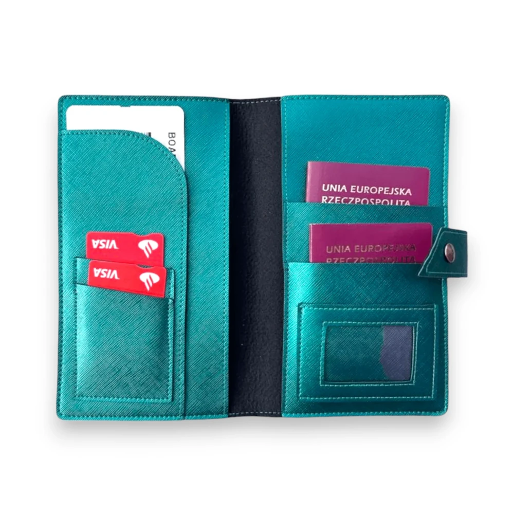 personalizowane etui na paszport dla par szmaragdowe.webp