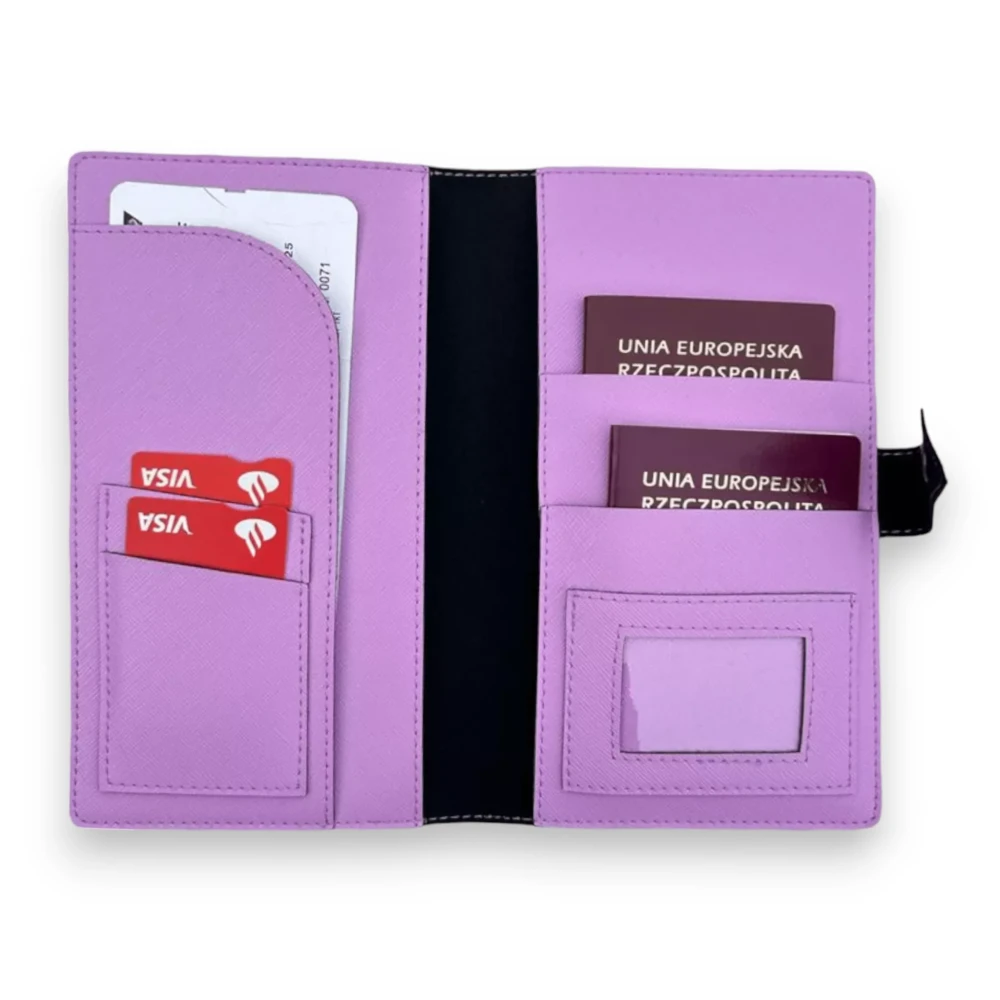 spersonalizowane etui na paszport dla par w  kolorze liliowym (2).webp