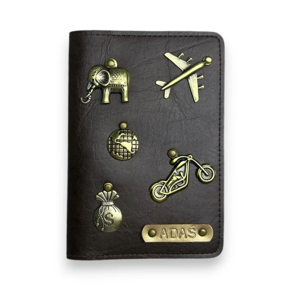 personalizowane etui na paszport - czekoladowe.webp