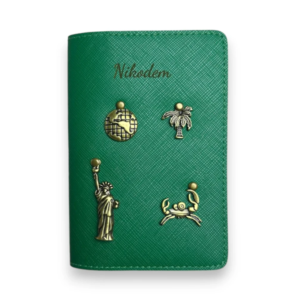 personalizowane etui na paszport - ciemna zieleń.webp