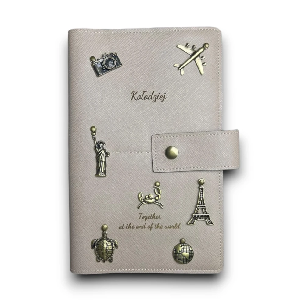 etui na paszport rodzinne - beżowe (grawer laserowy).webp