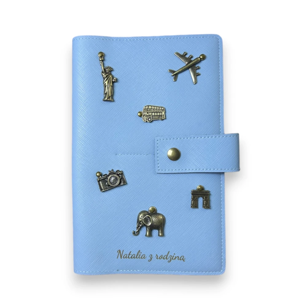 etui na paszport dla rodzinne- błękitne (grawer laserowy).webp