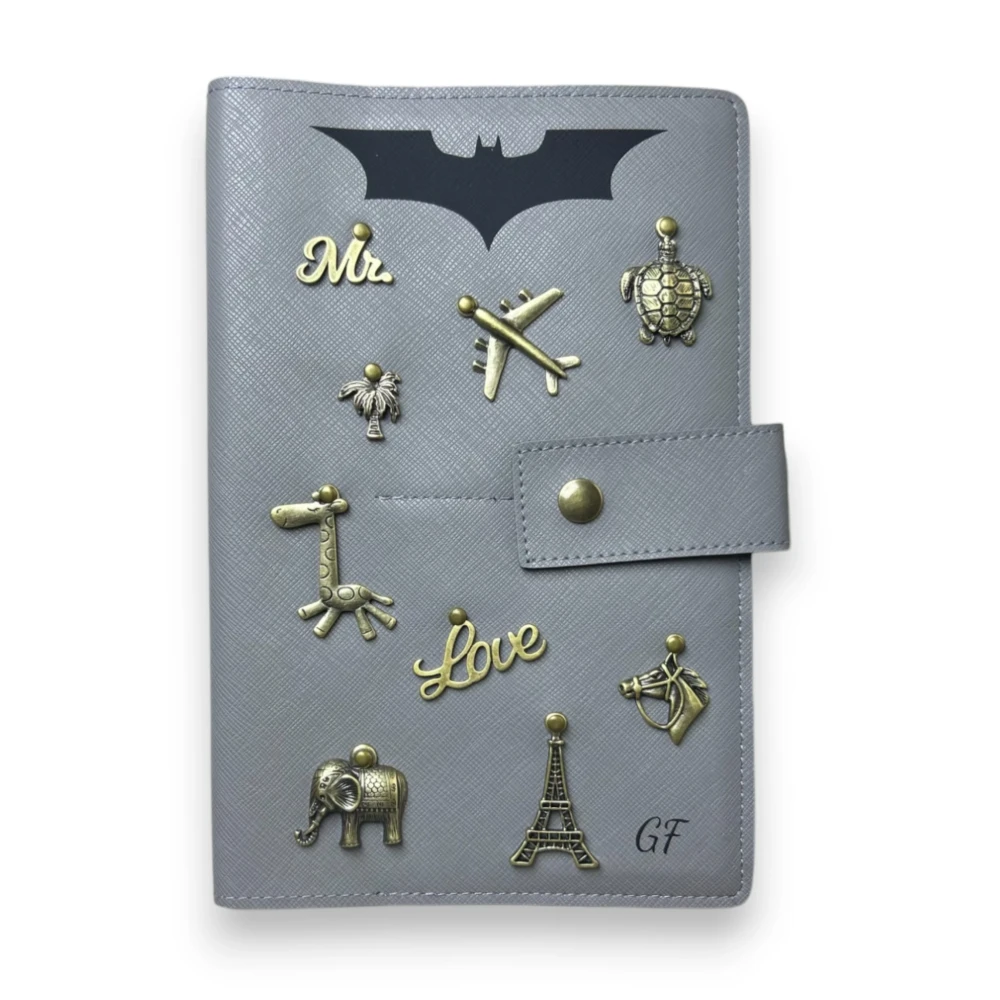 etui na paszport rodzinne- szare (nadruk folią).webp