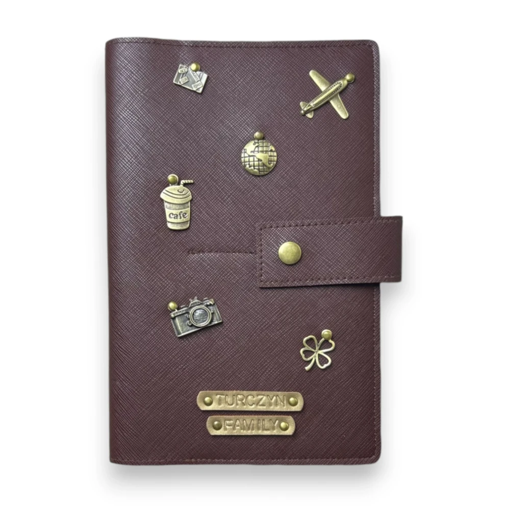 etui na paszport rodzinne- ciemny brąz.webp