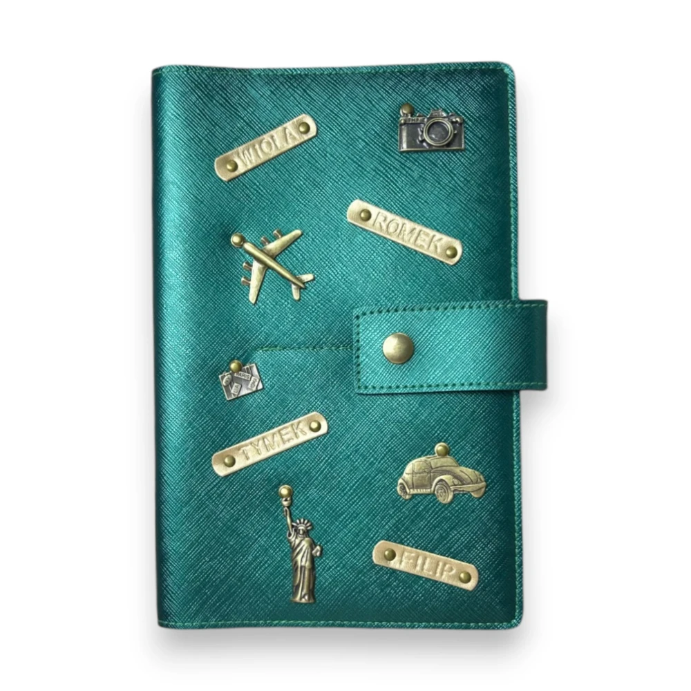 etui na paszport rodzinne -szmaragdowe.webp