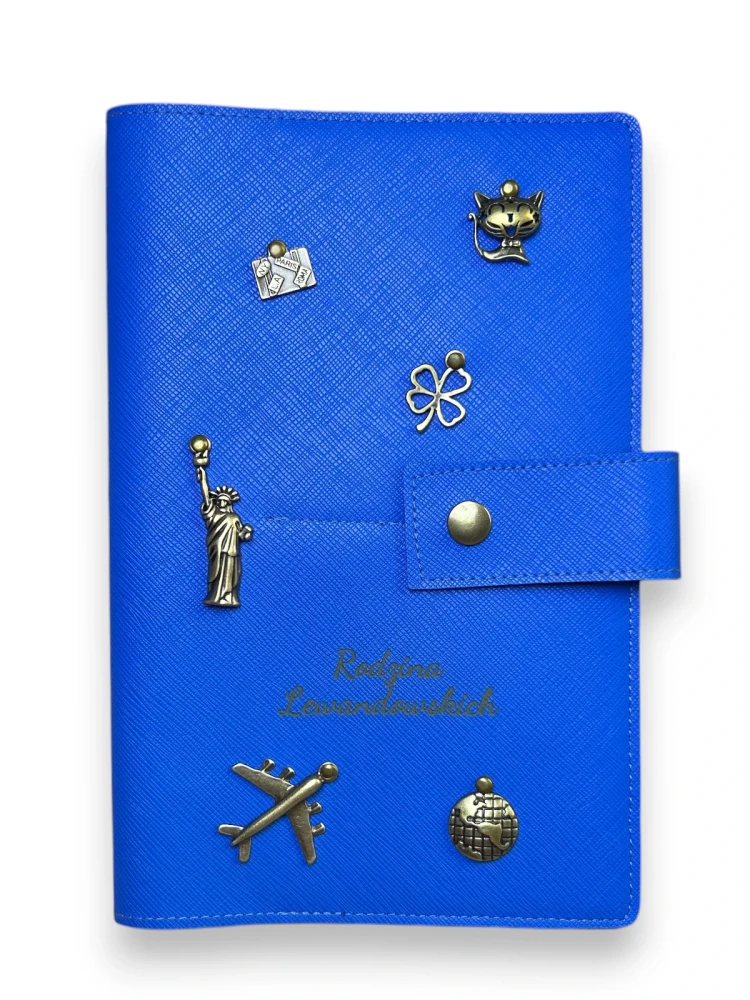 etui na 4 paszporty.webp