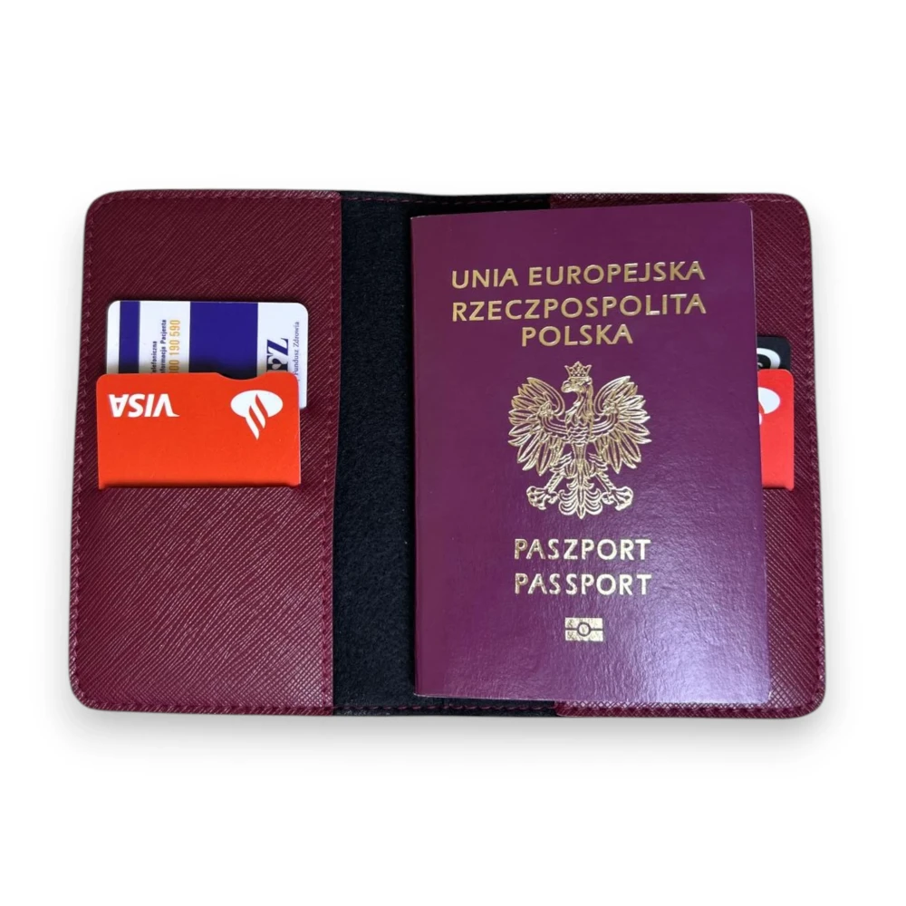 ETUI NA PASZPORT BURGUNDOWE środek.webp