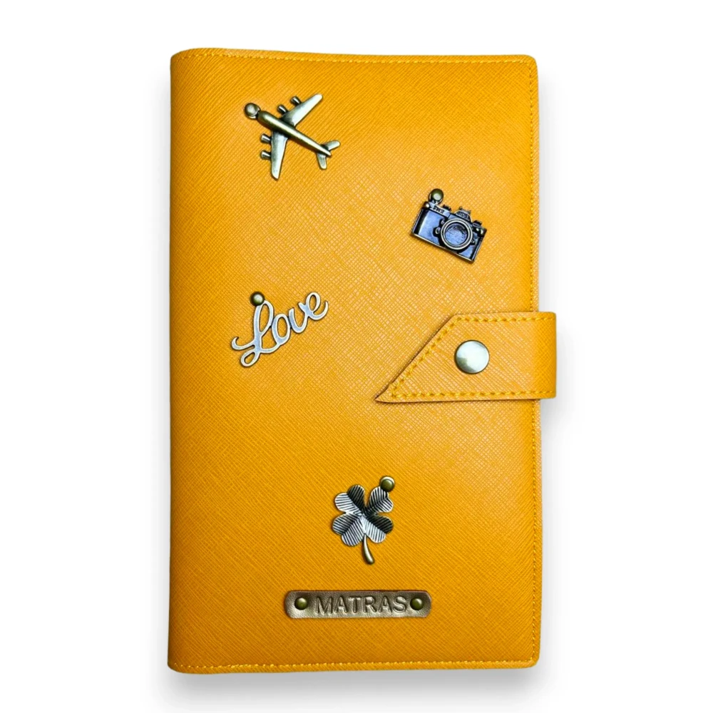 napis na rzemyku; etui na 2 paszporty pomarańczowe.webp